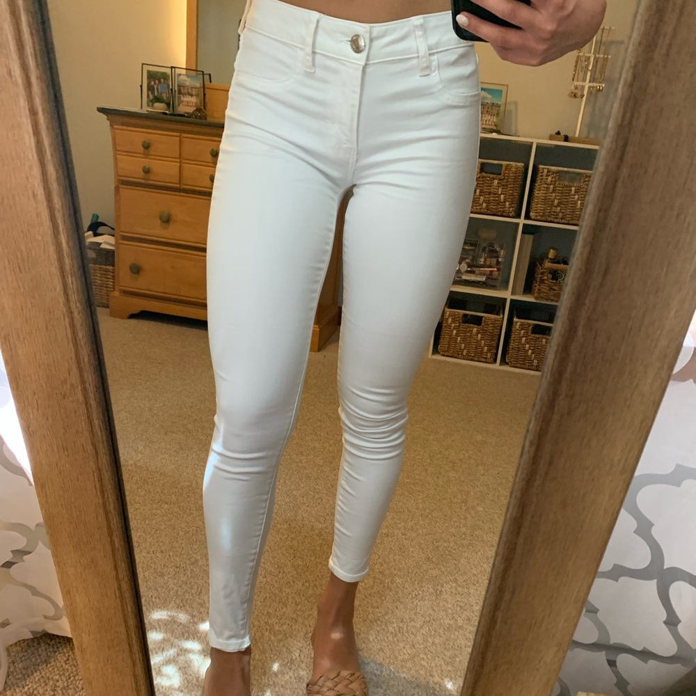 American Eagle Next Level Stretch White Skinny Jegging